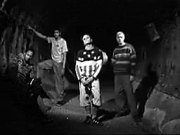 MTV "Firestarter" 劇照